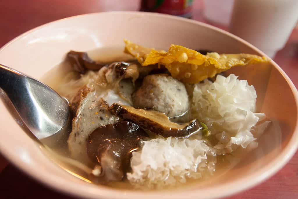 Soup with white fungus and mushroom balls
