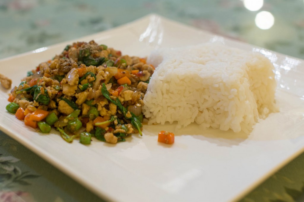 Krapraow Taohoo: Minced tofu stir fried with holy basil