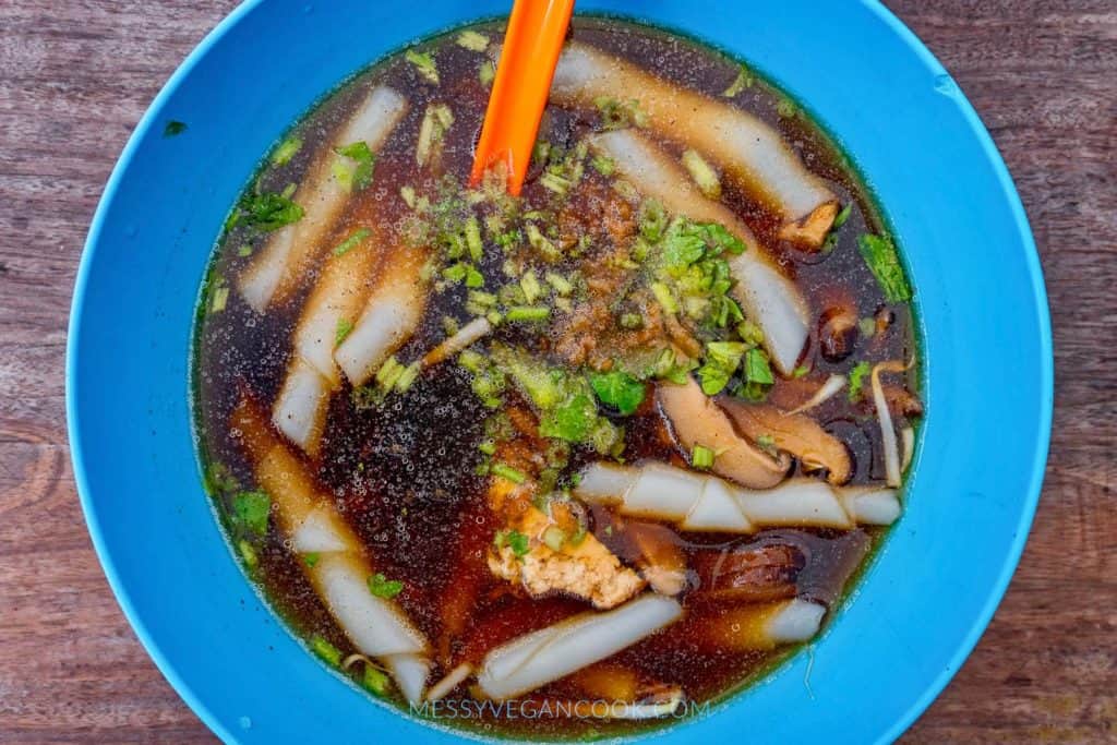 Kuay jap noodle soup with rolled noodles